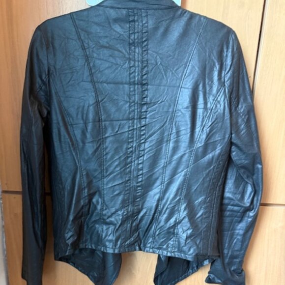 Pre-Loved Blank NYC Vegan Leather Black Drapey Jacket - Women's Small - Picture 3 of 5